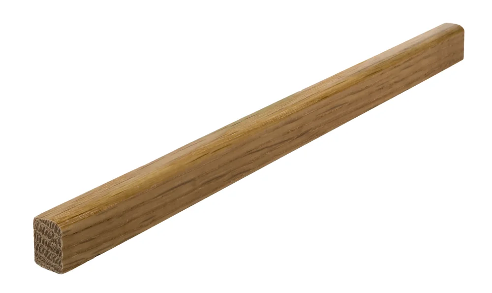 Feielist lakkert eik 9×21 mm v:4603719 Feielist lakkert eik 9×21 mm v:4603719